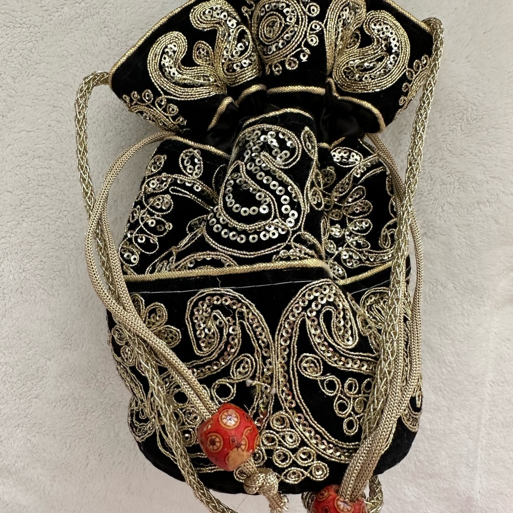 Bucket pouch/purse